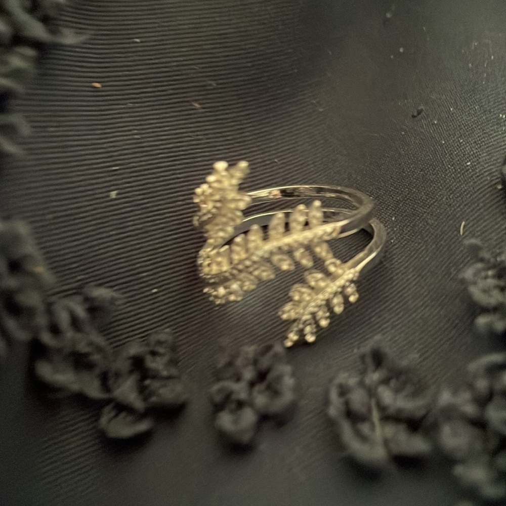 Leaf Beautiful Ring - image 2